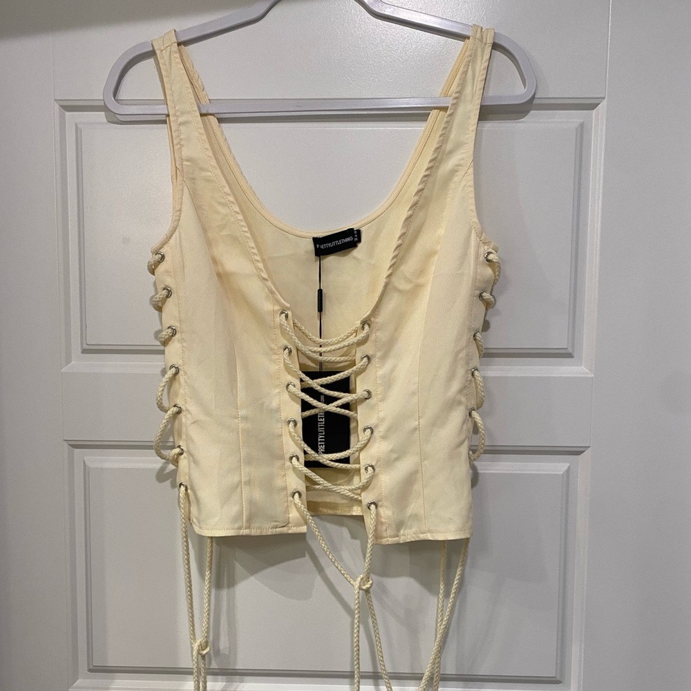 Pretty Little Thing NWT Corset Style Top 🩷